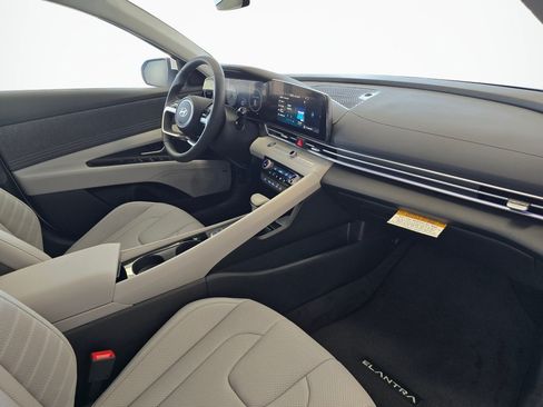 New 2026 Hyundai Elantra Limited FWD image 43