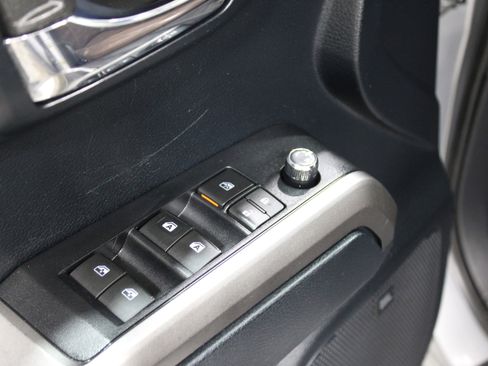 Used 2016 Toyota Tacoma Limited image 6