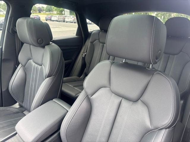 Used 2023 Audi SQ5 Prestige w/ Prestige Package AWD/4WD image 17