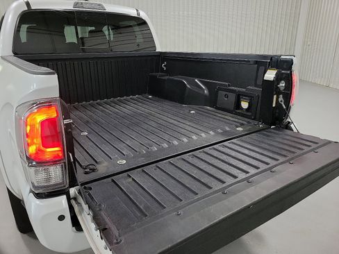 Certified 2021 Toyota Tacoma Limited image 7