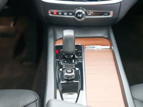 Certified 2024 Volvo S60 B5 Plus AWD/4WD image 27