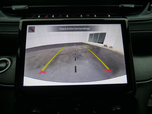 New 2025 Jeep Grand Cherokee Limited w/ Black Appearance Package image 12