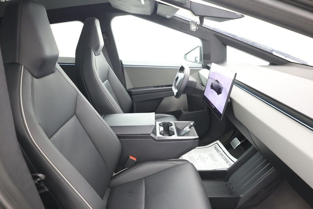 Used 2025 Tesla Cybertruck AWD Crew Cab image 28