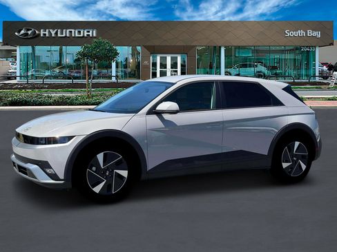 New 2026 Hyundai Ioniq 5 SE RWD image 2