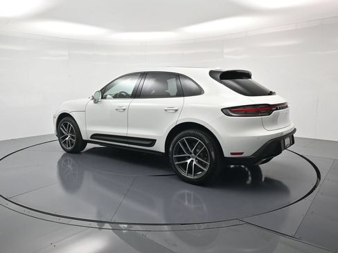 Used 2026 Porsche Macan AWD/4WD image 3