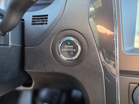 Used 2018 Ford Explorer XLT w/ Equipment Group 201A FWD image 35