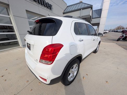 Used 2017 Chevrolet Trax LT w/ LT Convenience Package image 5