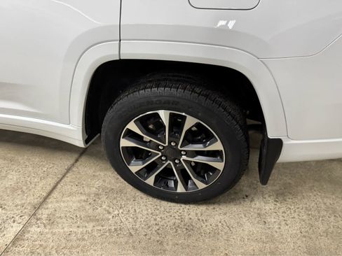 Used 2024 Jeep Grand Cherokee L Overland w/ Trailer Tow Package image 9