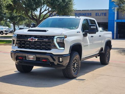 New 2026 Chevrolet Silverado 2500 ZR2 AWD/4WD image 12