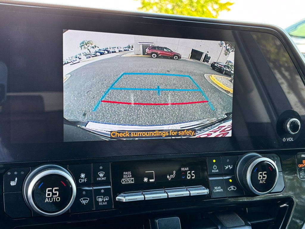 Used 2023 Toyota Highlander XLE AWD/4WD image 33