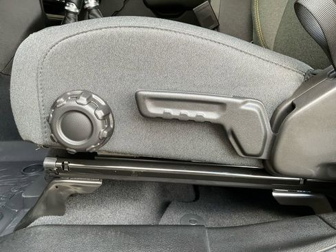 New 2025 Jeep Gladiator Sport image 32