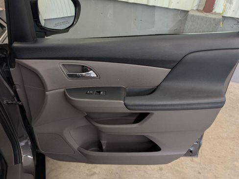 Used 2015 Honda Odyssey EX-L image 30