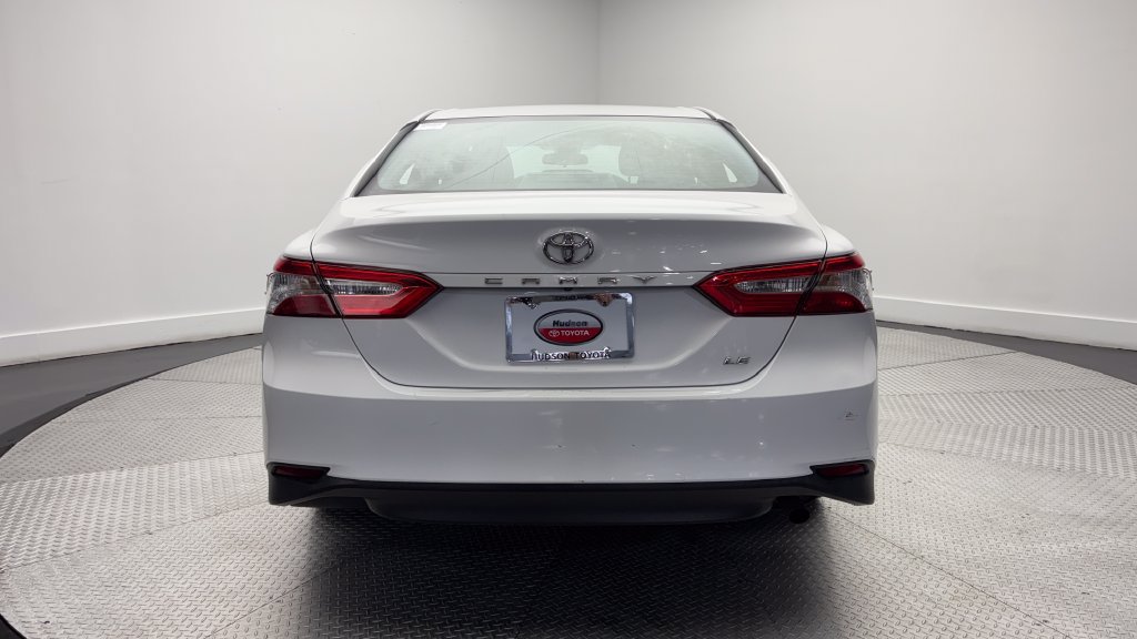Used 2018 Toyota Camry LE FWD image 30