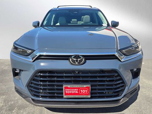 New 2026 Toyota Grand Highlander Limited image 8