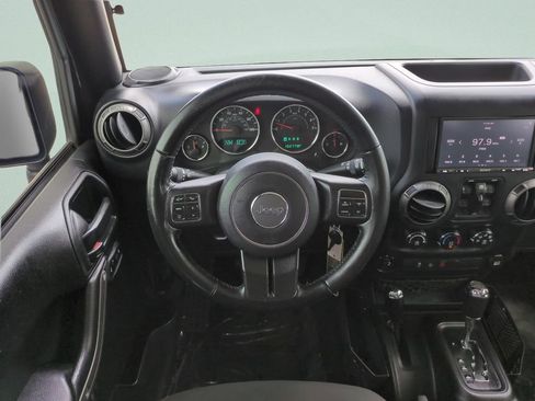 Used 2018 Jeep Wrangler Unlimited Sport AWD/4WD image 13