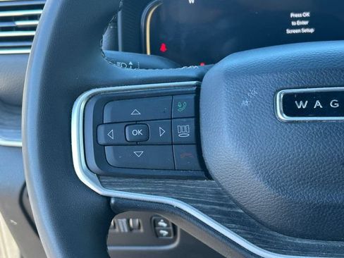 Used 2024 Jeep Wagoneer L Series II AWD/4WD image 20