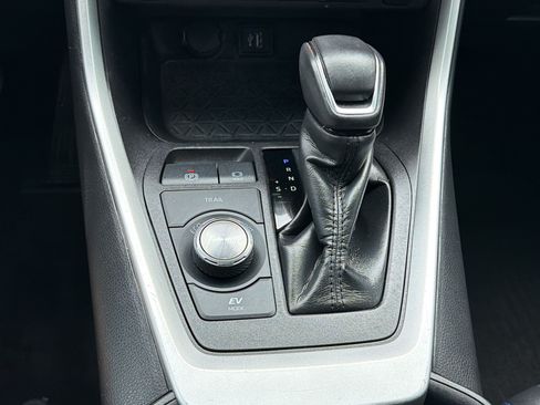 Used 2023 Toyota RAV4 XSE AWD/4WD image 19
