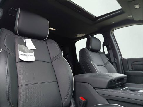 New 2026 RAM 2500 Limited AWD/4WD image 15