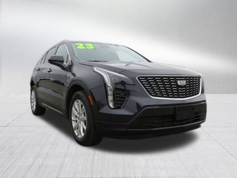 Certified 2023 Cadillac XT4 Luxury w/ Cold Weather Package image 9