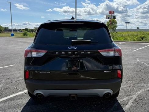 Used 2021 Ford Escape Titanium image 5