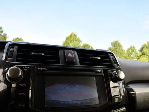 Used 2019 Toyota 4Runner Limited AWD/4WD image 17