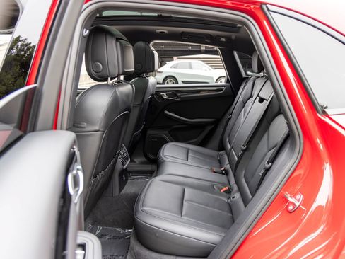 Certified 2026 Porsche Macan AWD/4WD image 52