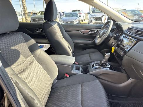 Used 2017 Nissan Rogue S w/ S Appearance Package image 11