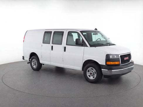 Used 2025 GMC Savana 3500 LT w/ LT Preferred Equipment Group image 3