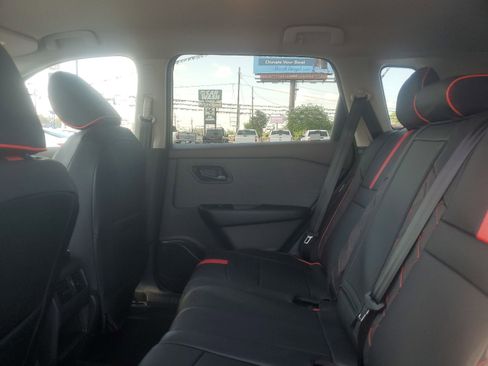 Used 2023 Nissan Rogue S FWD image 12