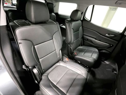 Used 2023 GMC Acadia SLT w/ Preferred Package FWD image 32
