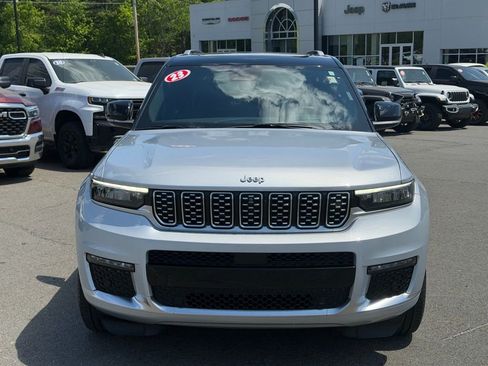 Used 2023 Jeep Grand Cherokee L Summit w/ Advanced Protech Group IV AWD/4WD image 10