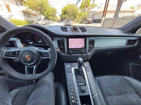 Used 2018 Porsche Macan GTS AWD/4WD image 49
