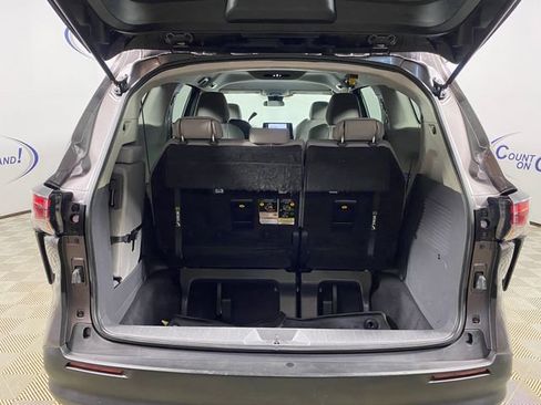Certified 2023 Toyota Sienna LE AWD/4WD image 7