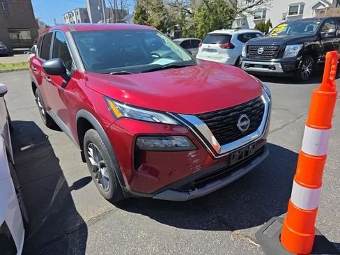 Used 2023 Nissan Rogue S image 1