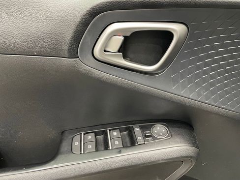 Used 2020 Kia Soul S image 16