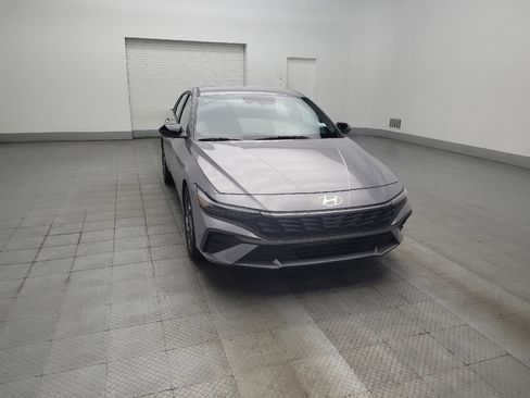 Used 2025 Hyundai Elantra Sport FWD image 13