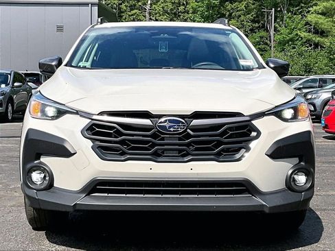 Used 2024 Subaru Crosstrek 2.0i Premium AWD/4WD image 2