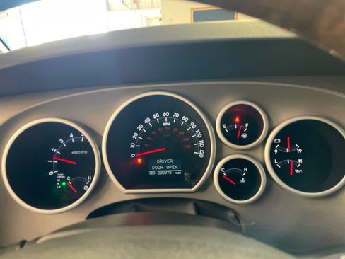Used 2010 Toyota Sequoia Platinum AWD/4WD image 20