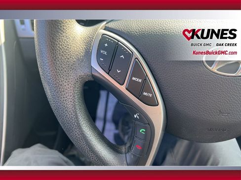 Used 2017 Hyundai Elantra GT image 16