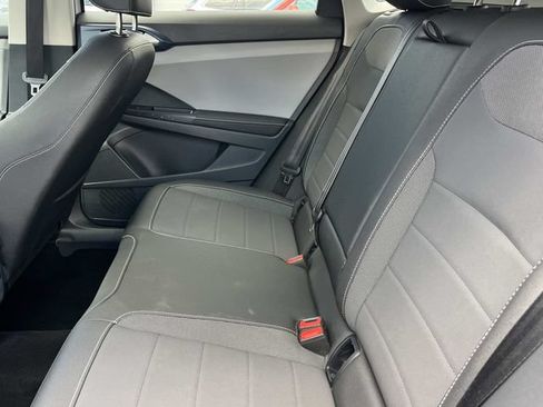 Used 2024 Volkswagen Taos SE AWD/4WD image 25