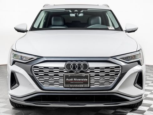 Used 2024 Audi Q8 e-tron Premium Plus AWD/4WD image 9