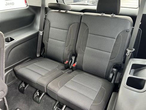 Certified 2023 GMC Acadia SLE w/ Driver Convenience Package image 23