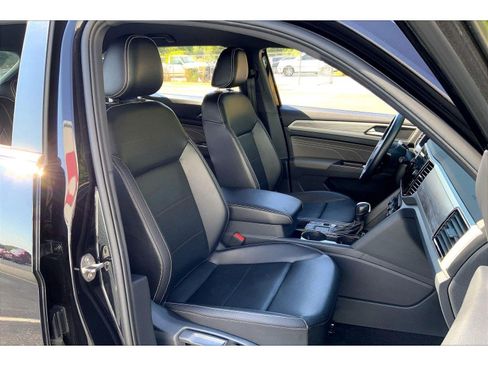 Used 2022 Volkswagen Atlas Cross Sport SE FWD image 7