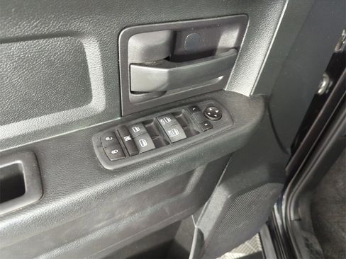 Used 2017 RAM 1500 Express w/ Express Value Package image 19