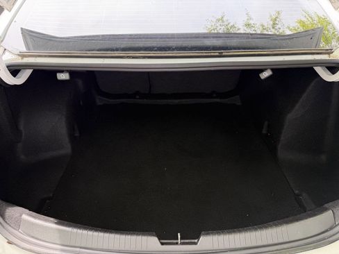 Used 2018 Chevrolet Malibu LT image 18