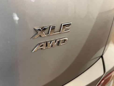 Used 2018 Toyota RAV4 XLE w/ Plus Extra Value Package AWD/4WD image 22