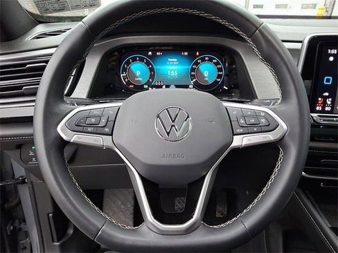 Used 2024 Volkswagen Atlas Cross Sport SE w/ Panoramic Sunroof Package image 20