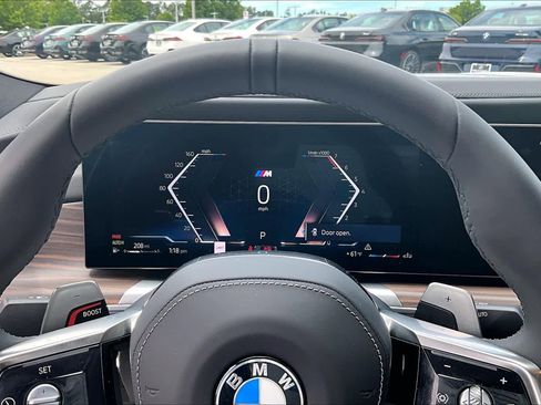 Used 2025 BMW 760i xDrive w/ Executive Package AWD/4WD image 27
