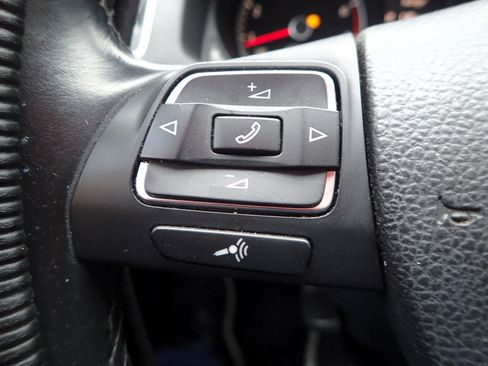 Used 2015 Volkswagen Passat 1.8T SE image 16