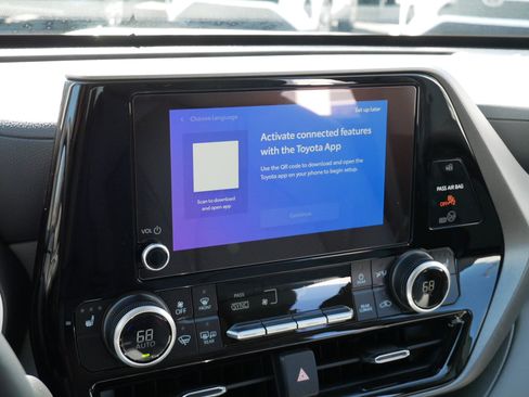 Certified 2026 Toyota Highlander XLE image 22